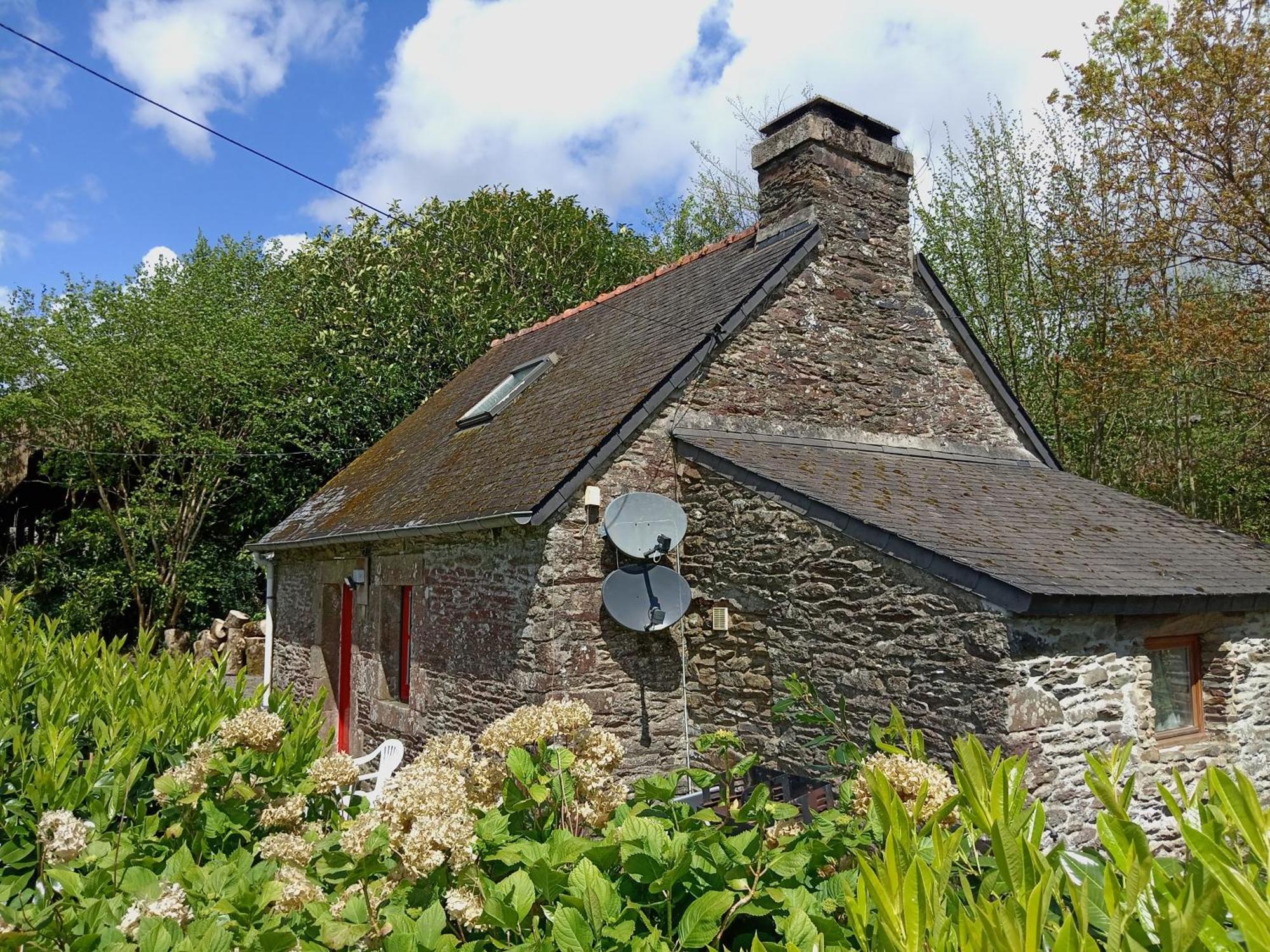 Character Breton Cottage Carhaix-Plouguer Eksteriør billede